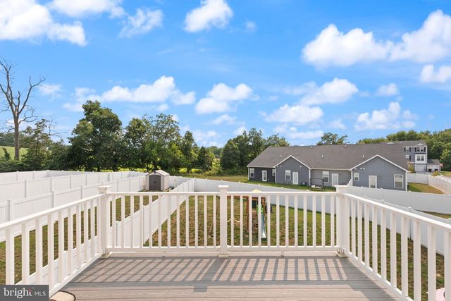 32 COOP LN, Hanover, PA 17331