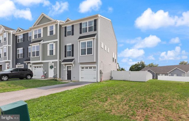 32 COOP LN, Hanover, PA 17331