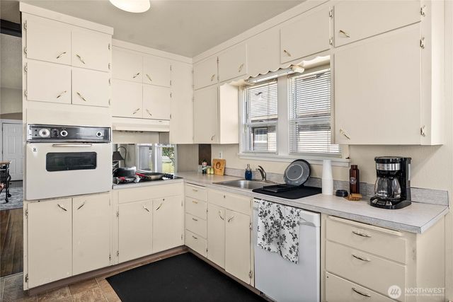 4509 Pacific Avenue, Tacoma, WA 98418