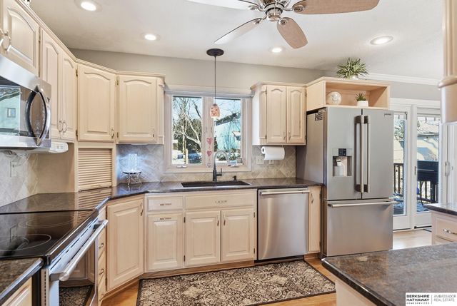 13968 William Circle, Omaha, NE 68144