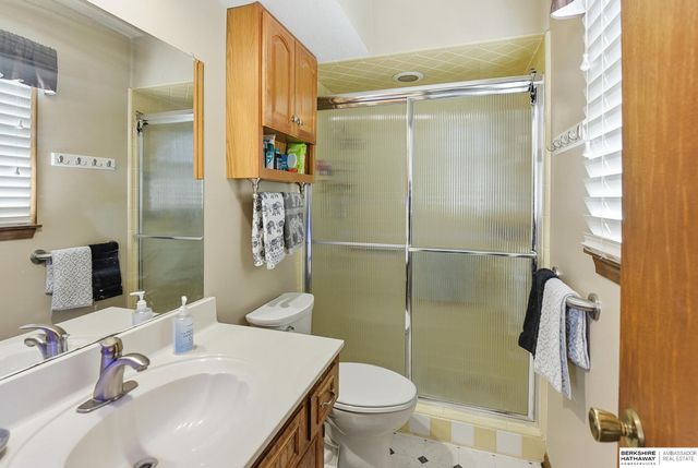 13968 William Circle, Omaha, NE 68144