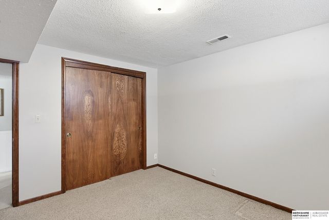 13968 William Circle, Omaha, NE 68144