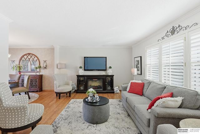 13968 William Circle, Omaha, NE 68144