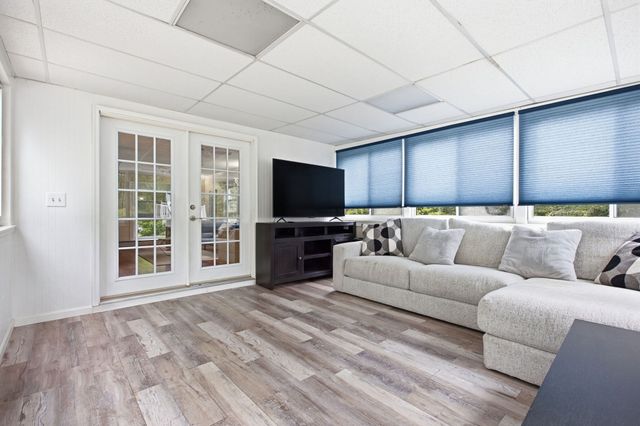 141 Wilmington Rd, Burlington, MA 01803