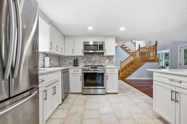 141 Wilmington Rd, Burlington, MA 01803