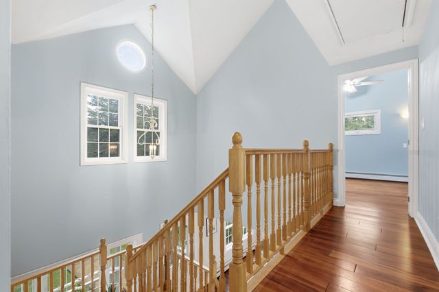 141 Wilmington Rd, Burlington, MA 01803