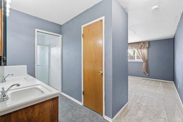 120 W Magnolia Avenue, Hanford, CA 93230