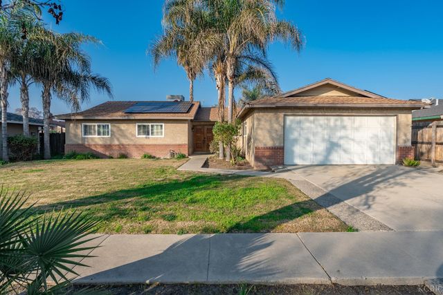 120 W Magnolia Avenue, Hanford, CA 93230