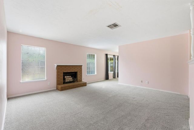 120 W Magnolia Avenue, Hanford, CA 93230