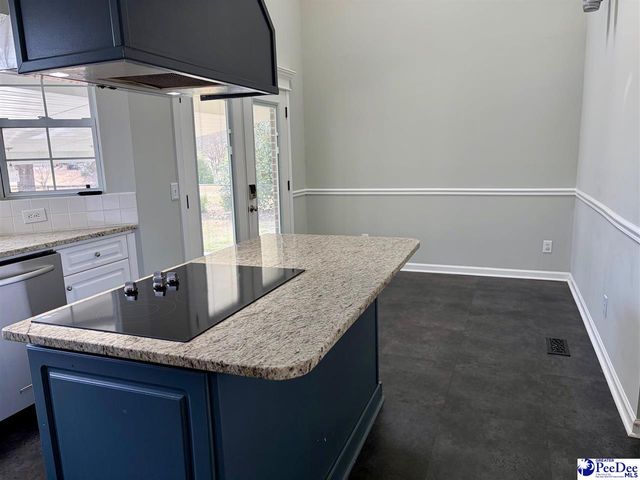 109 KINGFISHER, Florence, SC 29501