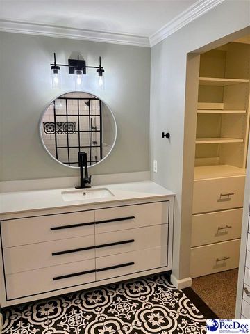 109 KINGFISHER, Florence, SC 29501