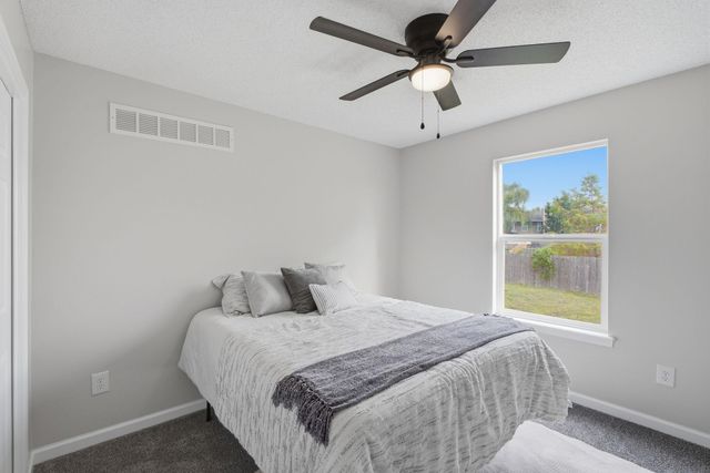 1012 E Winding Lane, Derby, KS 67037