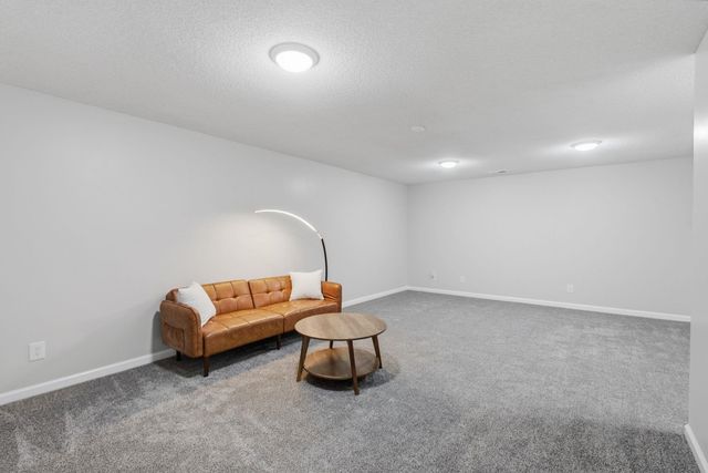 1012 E Winding Lane, Derby, KS 67037