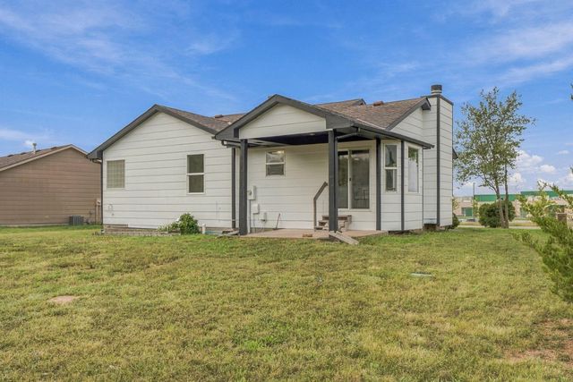 1012 E Winding Lane, Derby, KS 67037