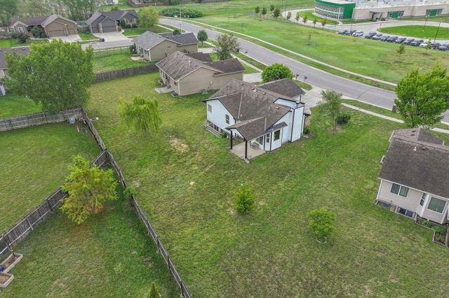 1012 E Winding Lane, Derby, KS 67037