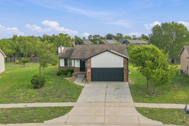 1012 E Winding Lane, Derby, KS 67037
