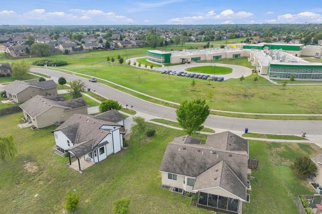 1012 E Winding Lane, Derby, KS 67037