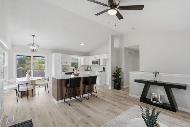 1012 E Winding Lane, Derby, KS 67037