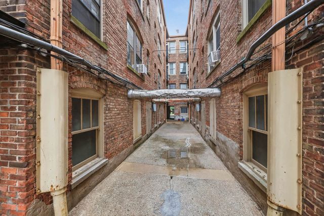 2512 Harrison Street K2, Davenport, IA 52803