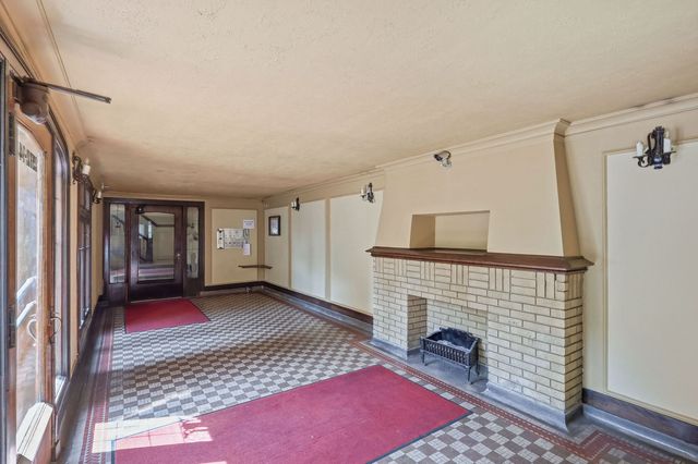 2512 Harrison Street K2, Davenport, IA 52803