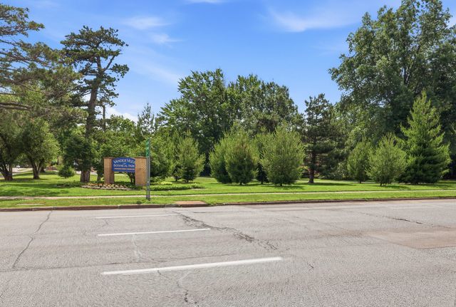 2512 Harrison Street K2, Davenport, IA 52803
