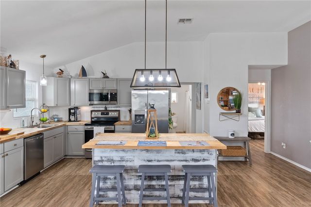 341-342 W Misty Oak, Rockport, TX 78382