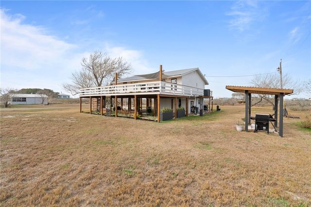 341-342 W Misty Oak, Rockport, TX 78382