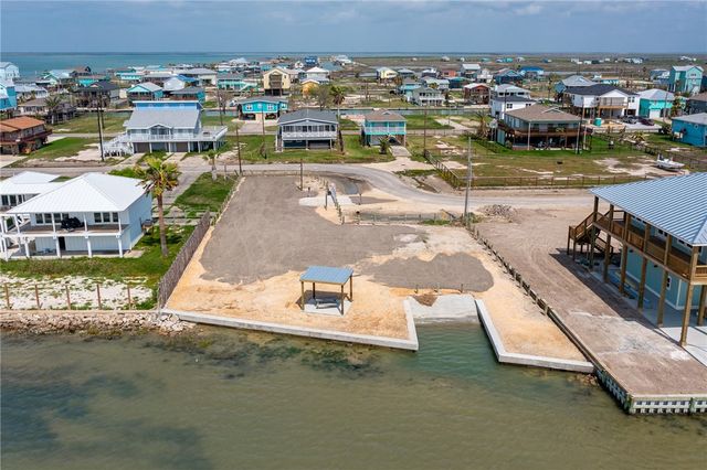 341-342 W Misty Oak, Rockport, TX 78382