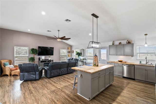 341-342 W Misty Oak, Rockport, TX 78382