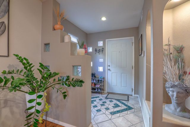 5101 Mirador Drive NW, Albuquerque, NM 87120