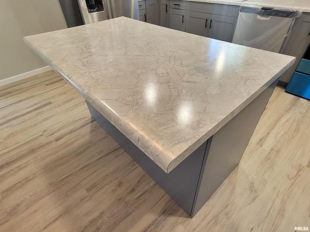 306 Bible Street, Flora, IL 62839