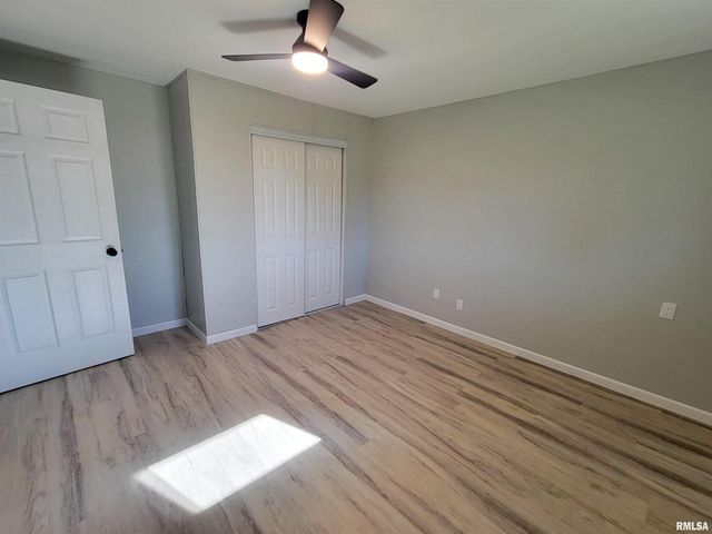 306 Bible Street, Flora, IL 62839