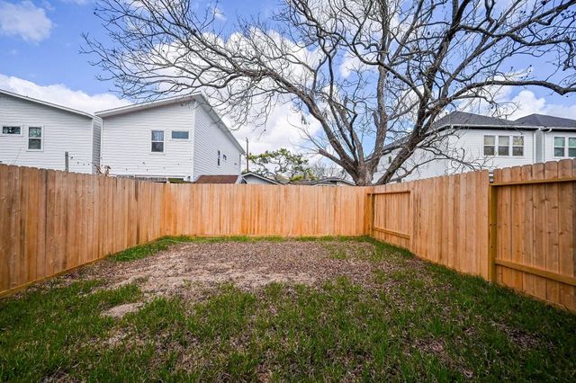 3839 Noah Street B, Houston, TX 77021
