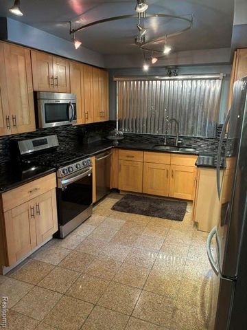 29249 Everett Street, Southfield, MI 48076