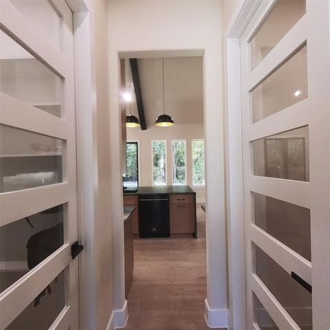 521 Glenwick Drive, Desoto, TX 75115