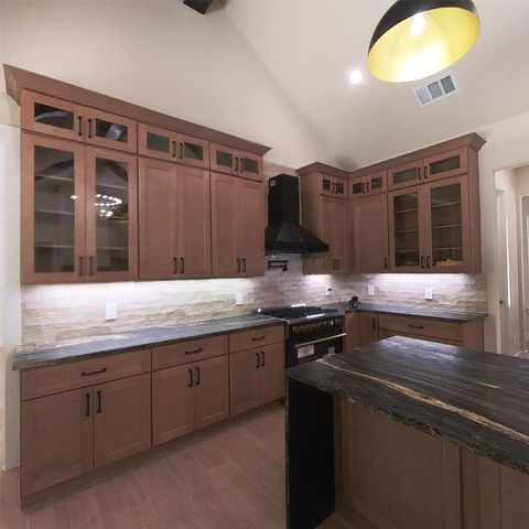 521 Glenwick Drive, Desoto, TX 75115