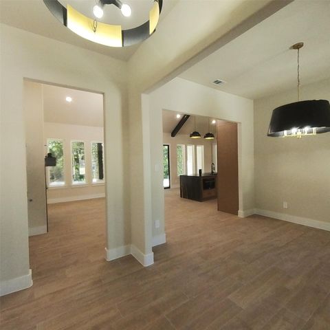 521 Glenwick Drive, Desoto, TX 75115