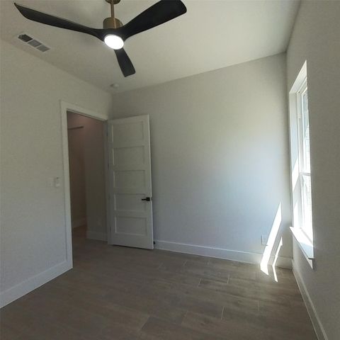 521 Glenwick Drive, Desoto, TX 75115