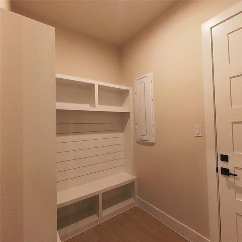 521 Glenwick Drive, Desoto, TX 75115