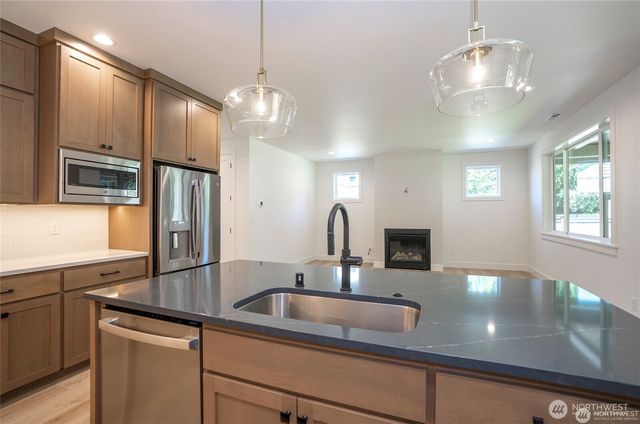 2746 Sunset Court, Steilacoom, WA 98388