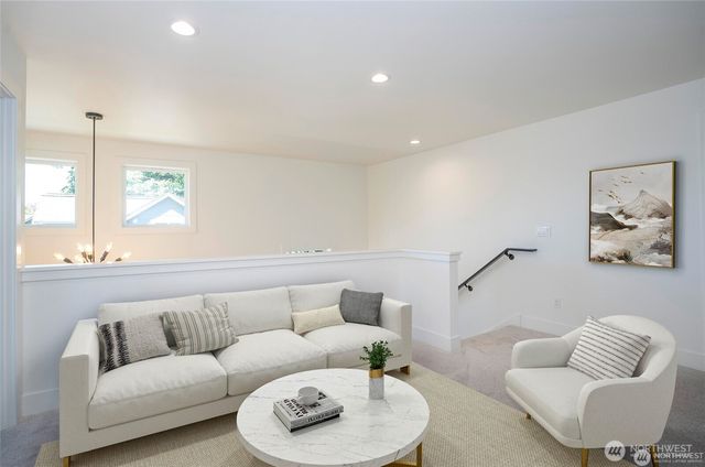 2746 Sunset Court, Steilacoom, WA 98388