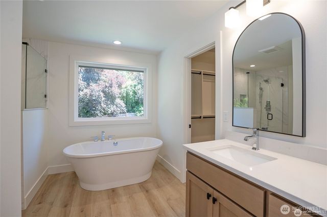2746 Sunset Court, Steilacoom, WA 98388