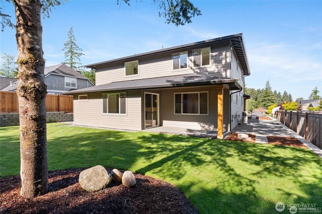 2746 Sunset Court, Steilacoom, WA 98388