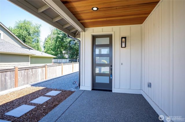 2746 Sunset Court, Steilacoom, WA 98388