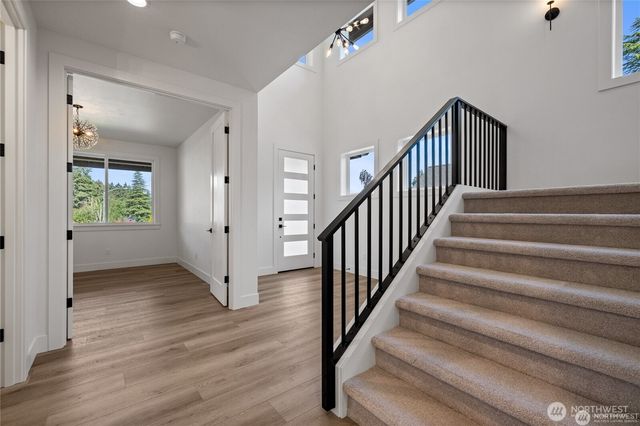 2746 Sunset Court, Steilacoom, WA 98388