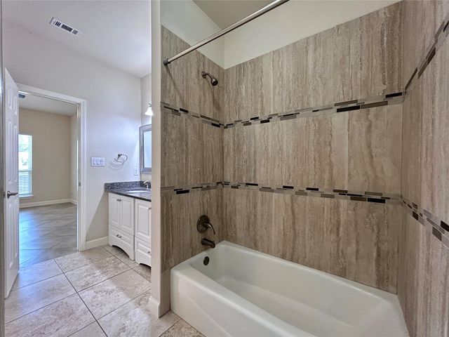 7307 Bar K Ranch RD B, Lago Vista, TX 78645