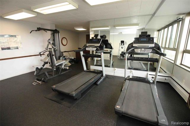 8900 E Jefferson Avenue 1418 1419, Detroit, MI 48214