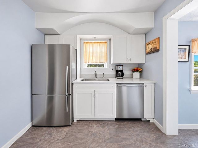 26 Huntington Drive, Yonkers, NY 10704