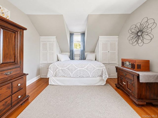 26 Huntington Drive, Yonkers, NY 10704
