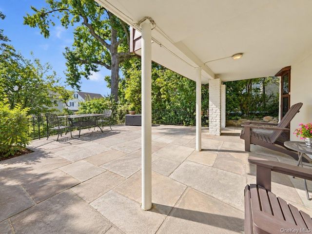 26 Huntington Drive, Yonkers, NY 10704